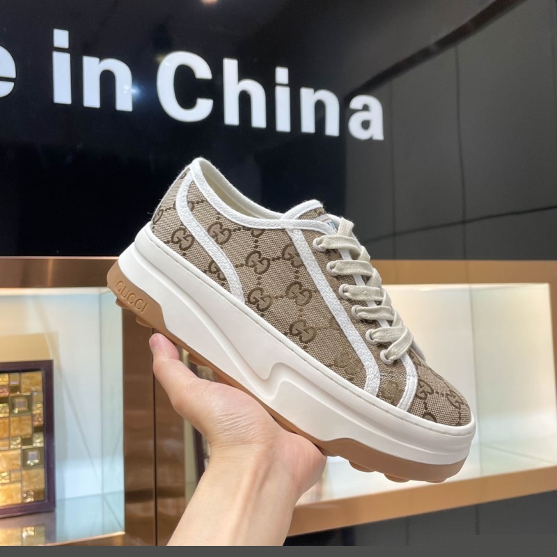 G*u*i casual shoes